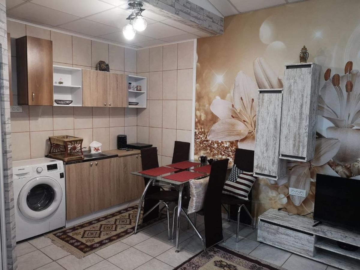Eden Studio Constanta Luaran gambar